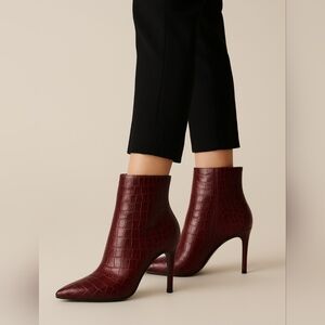 Via Spiga Women’s Burgundy Croc-Embossed Ankle Boots Size 8 Pointed Toe Heels